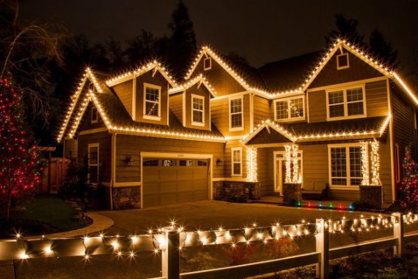 Lighted outdoor christmas decor